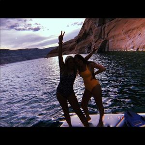 Meet your Posher, Demri